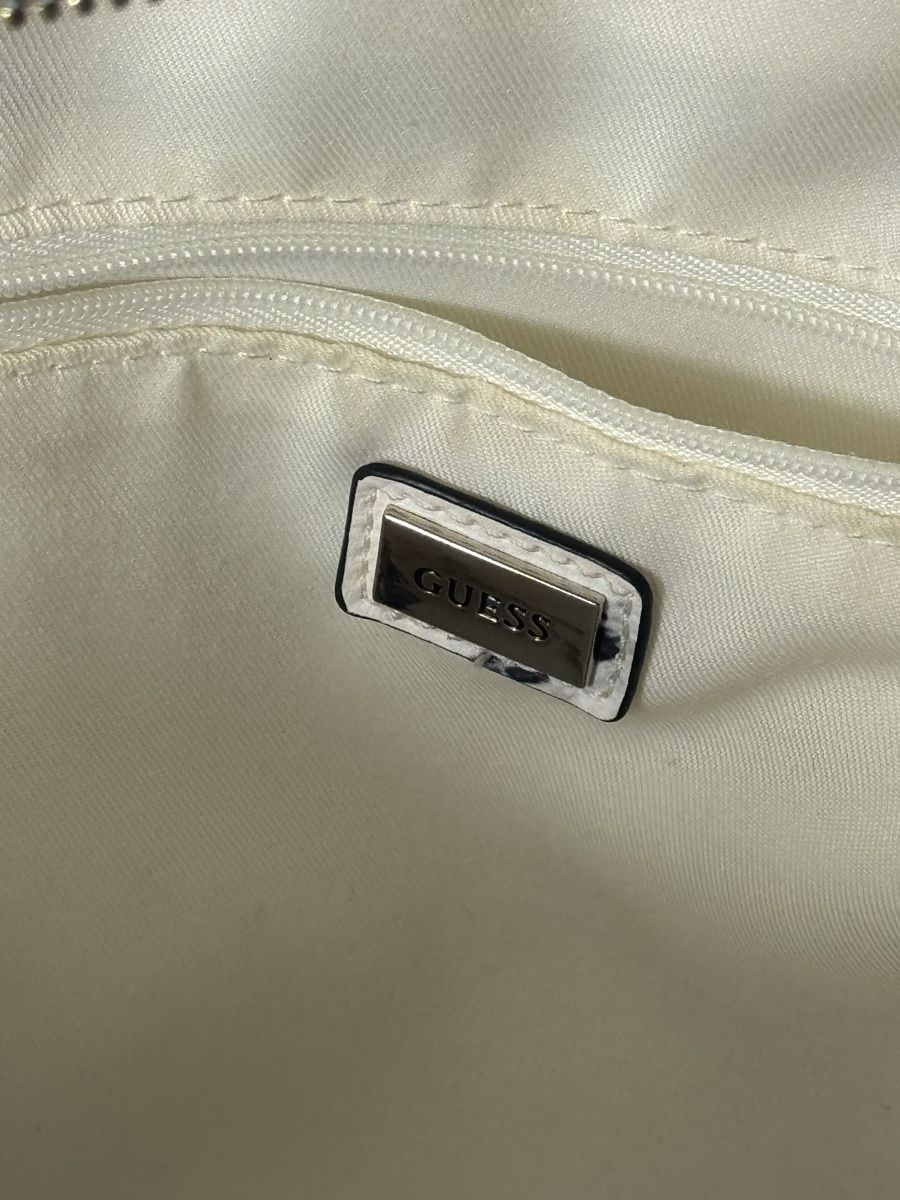Guess Borse & Zaini: Guess Backpack white with black marble pattern used state – Usato da Hurden venduto da rac_wyf8 2