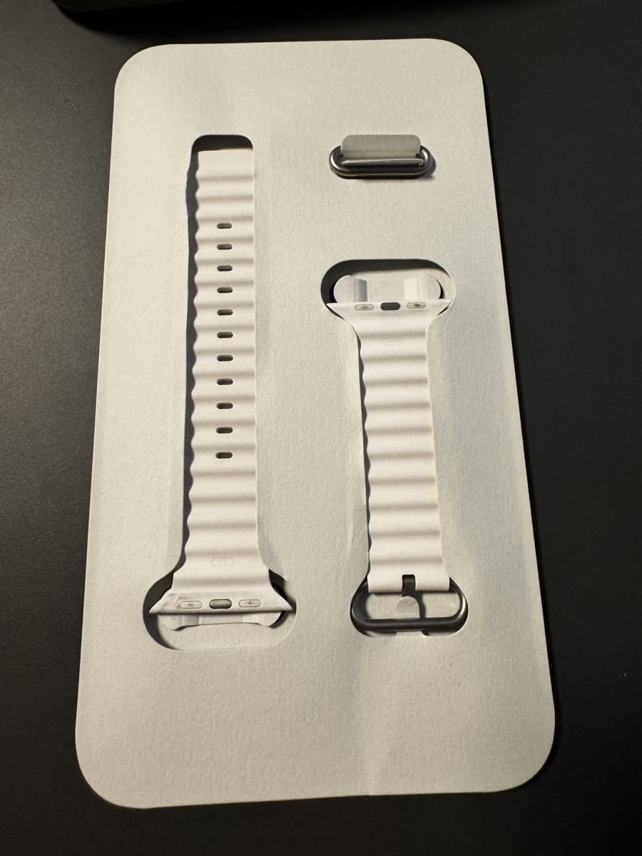 Apple Bracelets: Bracelet Apple Watch Ultra blanc – D'occasion à Petit-Lancy par bou_7vrk 2