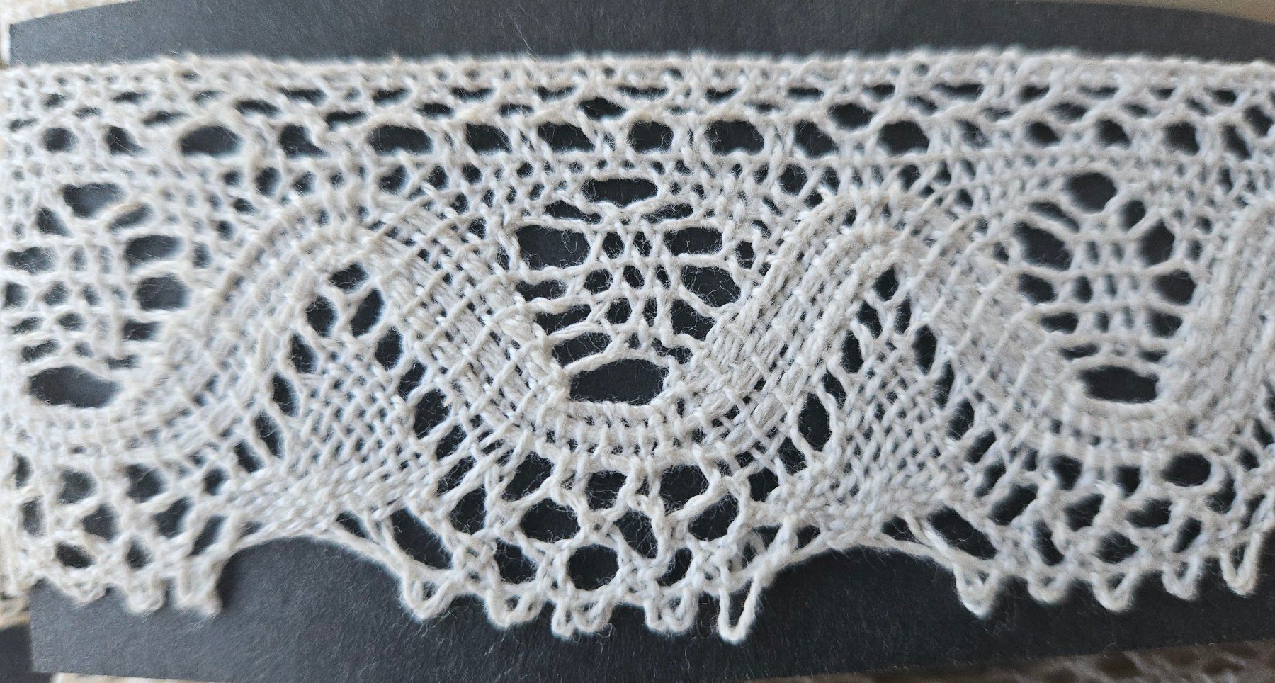Tessuti: Spitzen geklöppelt, gestrickt, Filettechnik – Usato da Zürich venduto da Budleia 5