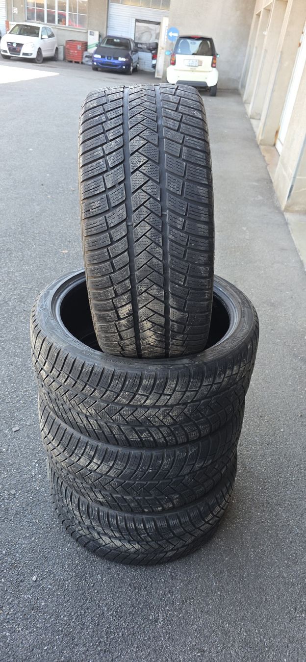 Pneumatici & Ruote complete: Winterpneu 255/35/R19 M+S – Usato da herzogenbuchsee venduto da jamma01