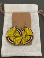 Boucles d'oreilles fait main en Tanzanie