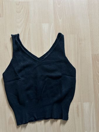 Top noir classique, idéal pour l'été - Taille S/M