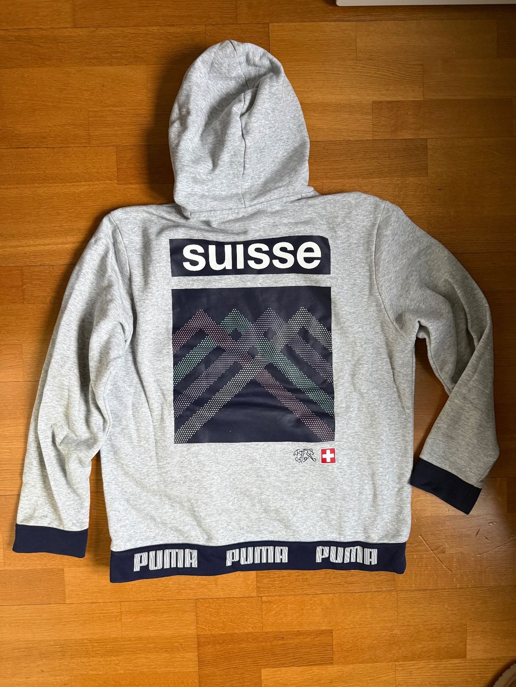 Pulls & Sweat-shirts: Sweatpullover Schweizer Nati – D'occasion à Winkel par gatta 1