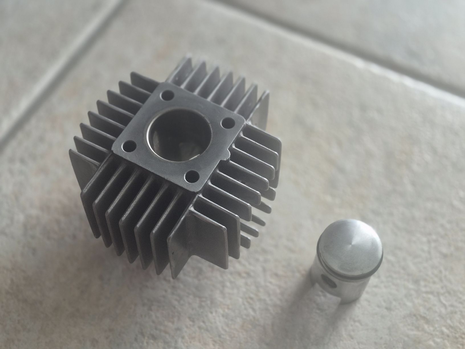 Puch Parti ricambio per ciclomotori: Puch Maxi Zylinder/Kolben 38mm – Usato da Belp venduto da intru 2