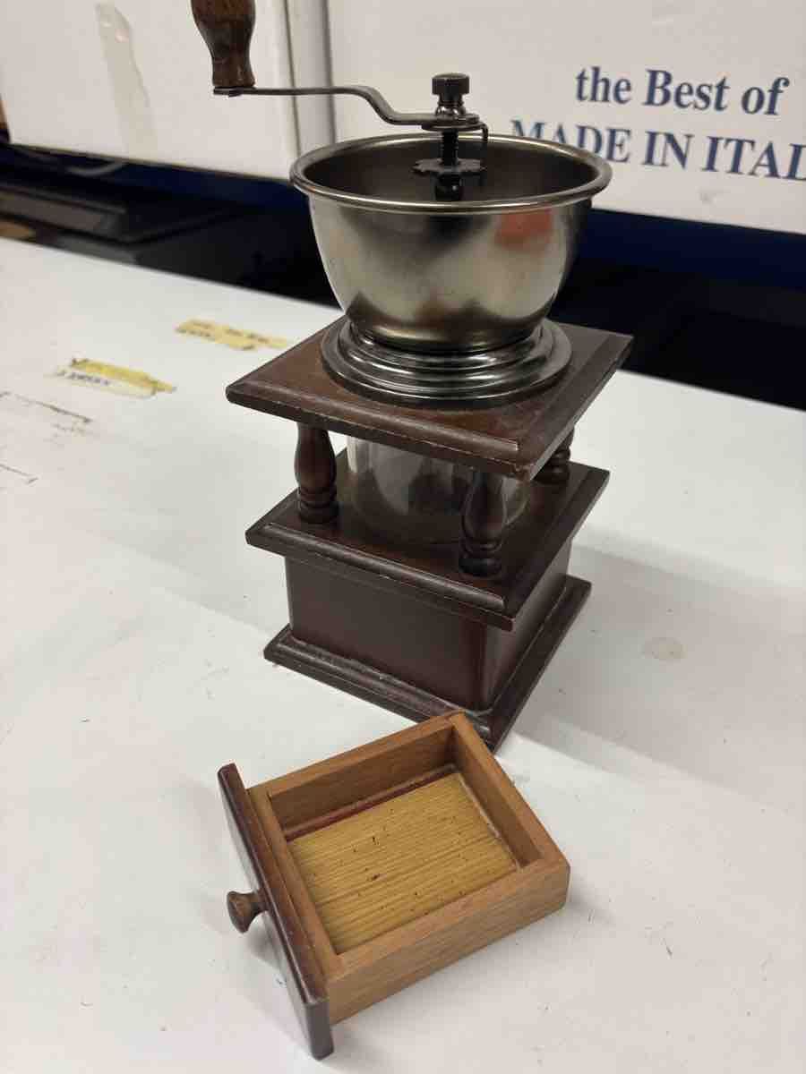 Macinacaffè d'epoca in legno e metallo, marrone (Gebraucht) in ...