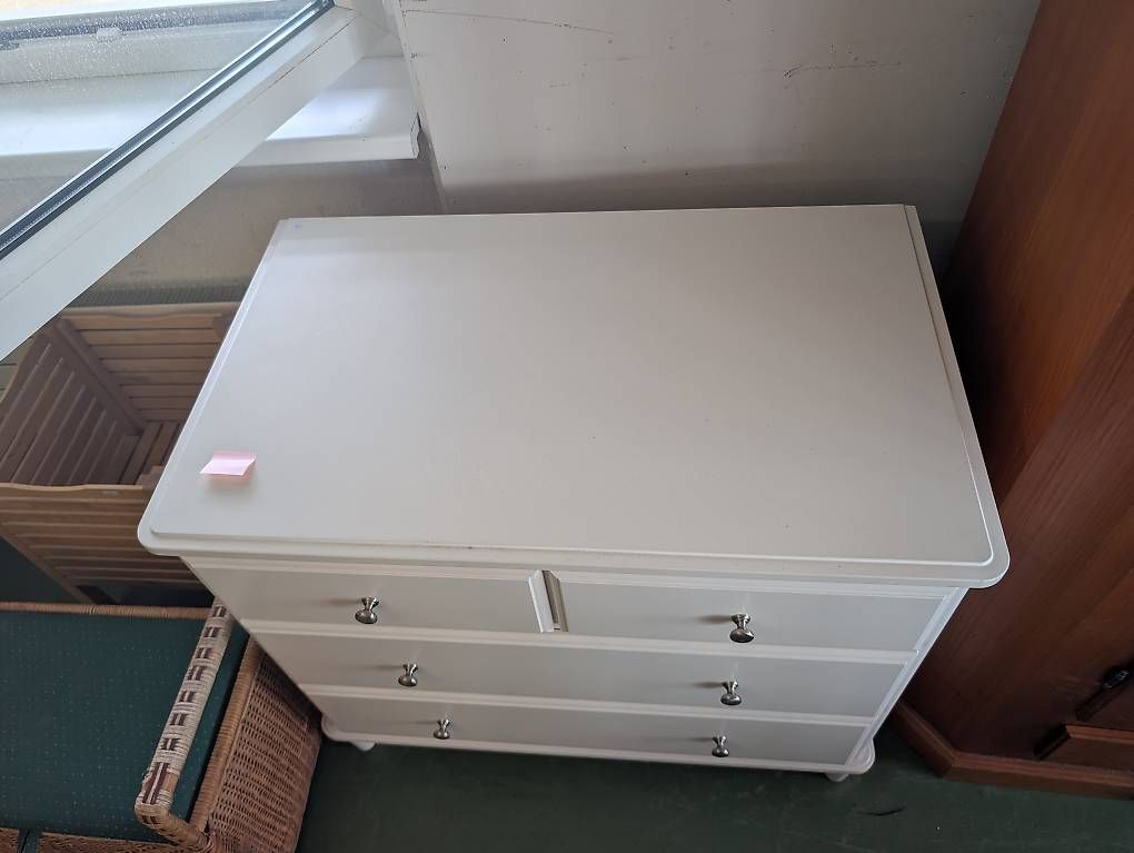 Commodes: Weisse Kommode mit 4 Schubladen – D'occasion à Pratteln par Cartonsducoeur_bl 2