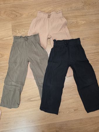 Lot 3 pantalons légers pour fille taille 7 ans état bon