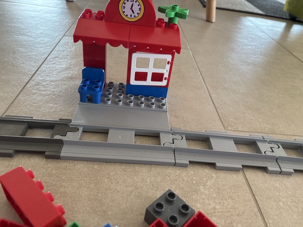 Lego Baukästen: Train Duplo intelligent + rails (Couleurs & Bluetooth) – Gebraucht aus Lausanne von pabernard 4