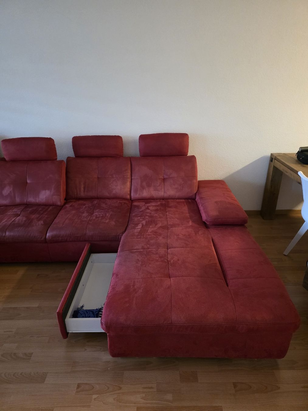 Divani: Grosse, rote Couch mit Schlaffunktion, Top Zustand! – Usato da USTER venduto da A_M_G_12 2