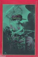 JUNGE DAME MIT HUT UND SONNENSCHIRM UND BUCH, 9.4.1916