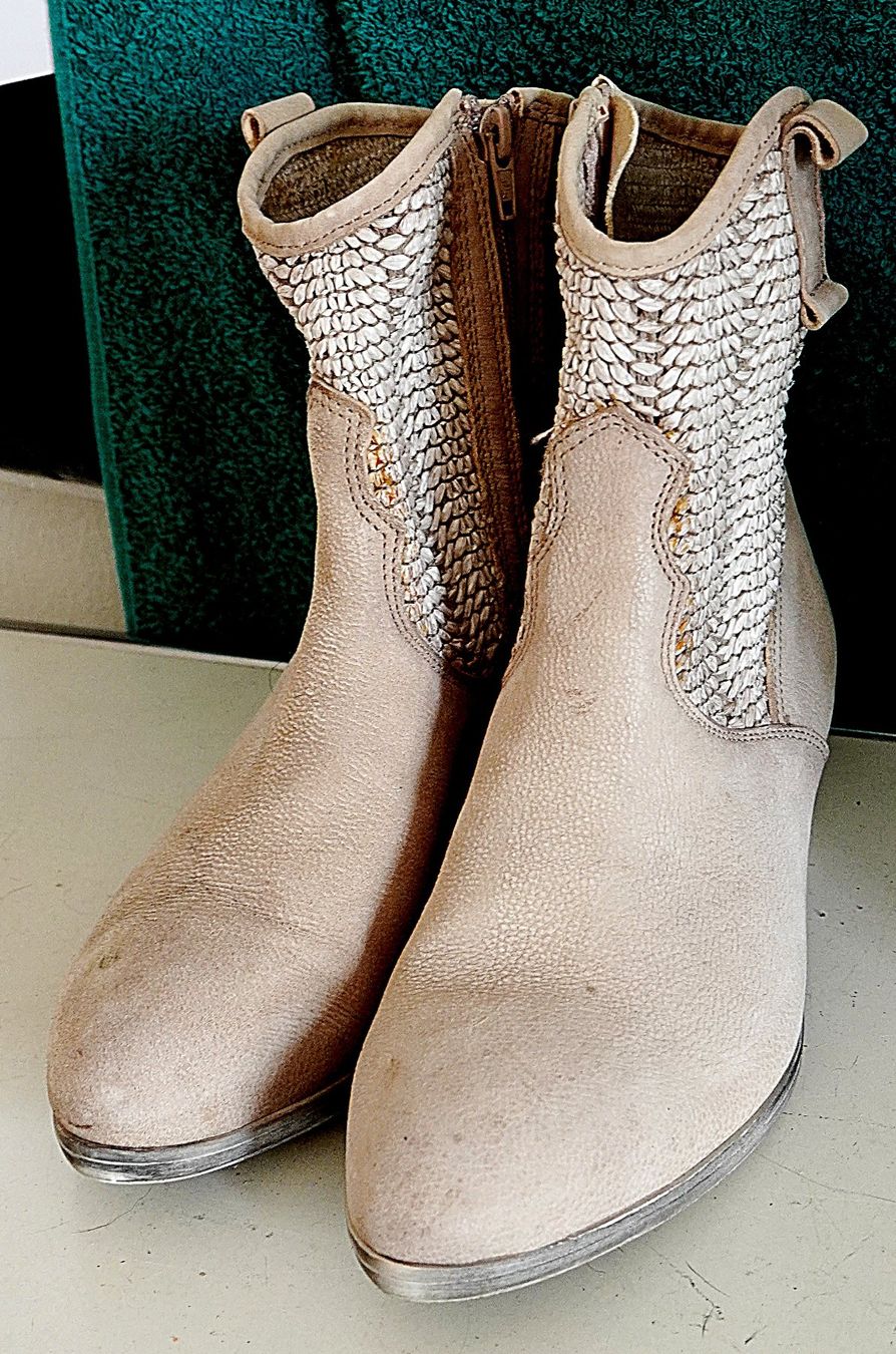 Scarpe da donna: Stifeletten Wildleder Gr. 39 – Usato da Baar venduto da 2cvbaar