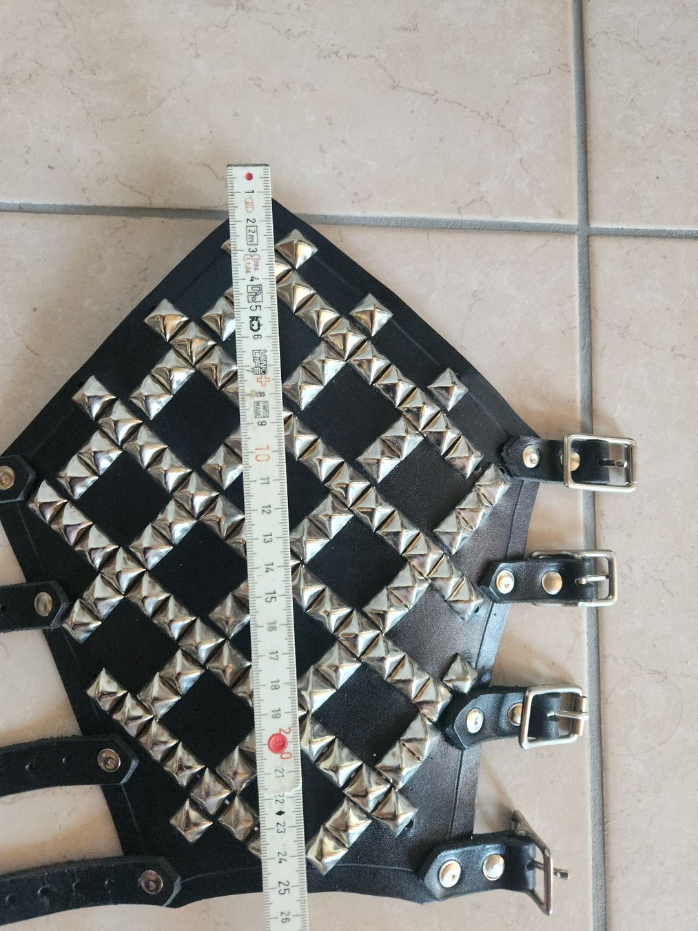 Bracciali & Braccialetti: 2x Nieten Armbänder Pyramiden – Nuovo (secondo la descrizione) da Aarburg venduto da Se20 1