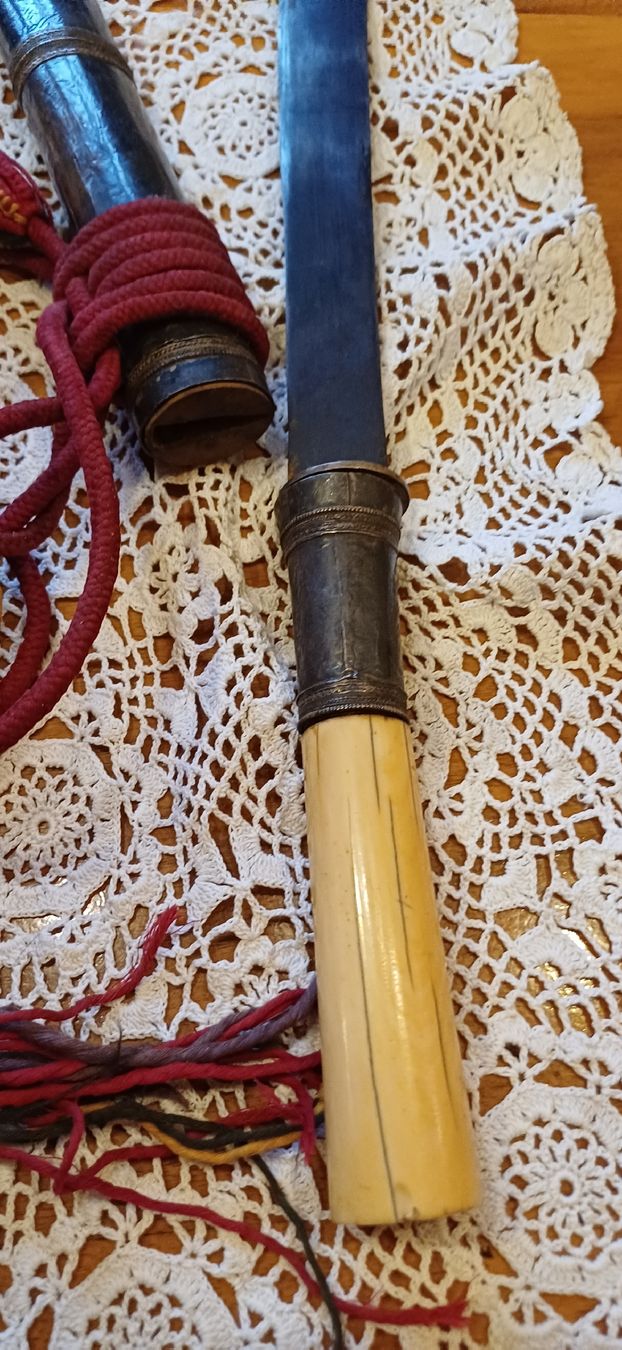 Coltellini militari: Altes Messer mit Scheide und Schnur – Usato da Oberurnen venduto da Schwert64 2
