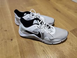 Nike Sneaker – Grösse 47 – Weiss/Grau/Schwarz
