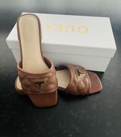 Pantolette Guess braun