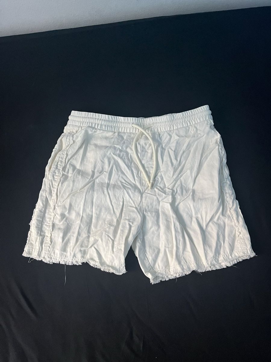 Zara Pantaloni: Zara shorts size M – Nuovo (secondo la descrizione) da Thalwil venduto da Nvani0502