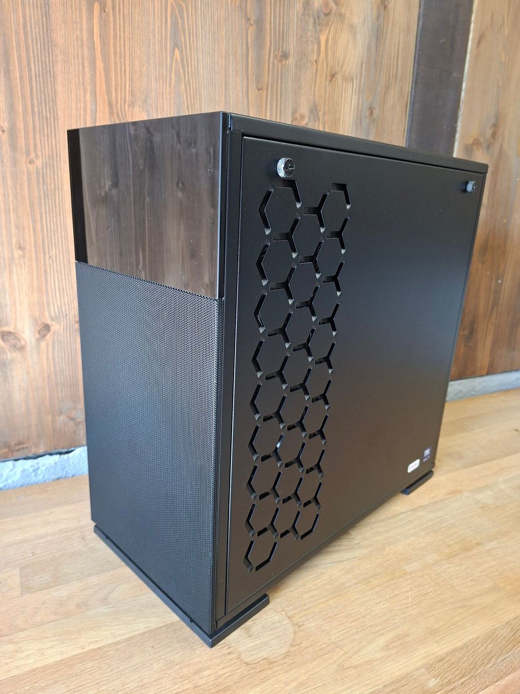 PCs: Erazer Engineer X30 mit Herstellergarantie – D'occasion à Thalheim AG par sve_p5zz