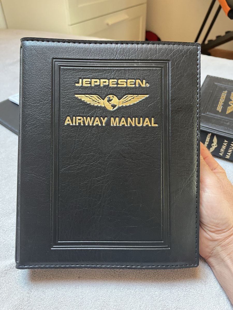 Libri: Jeppesen Flugkartensammlung – Usato da Arbon venduto da luk_h2cc 1