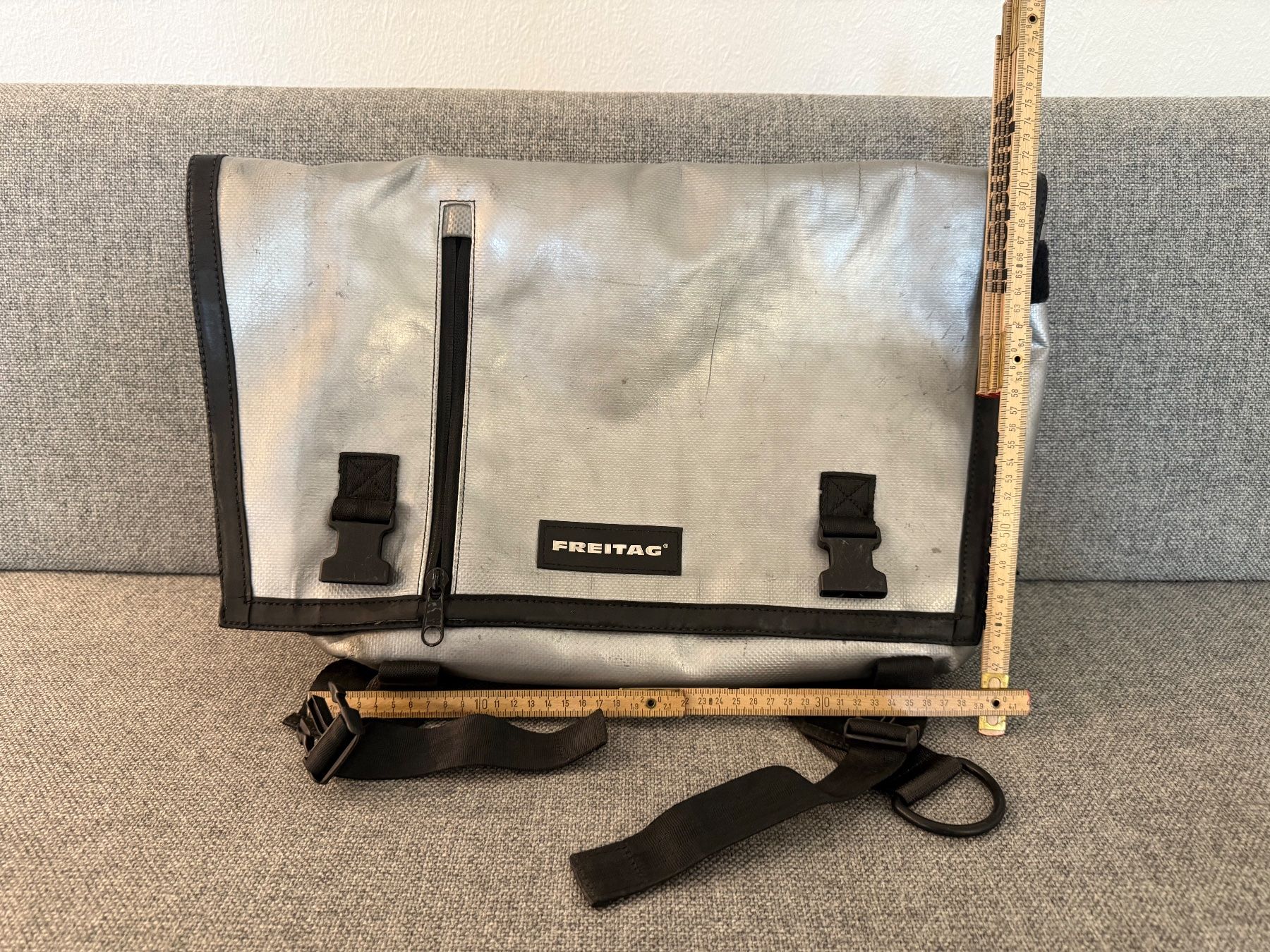 レア！未使用品・廃番　FREITAG F18 REX Freitag F18 Rex Messenger, Men's Fashion, Bags, Sling Bags on