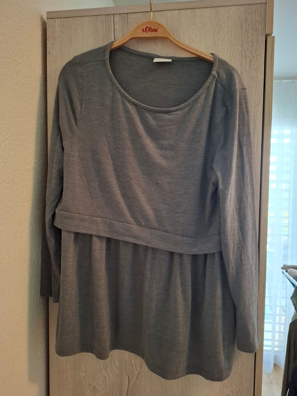 Lotti di vestiti: Diverse Umstandsshirts und ein Still-BH – Usato da Maur venduto da Soloth. 1