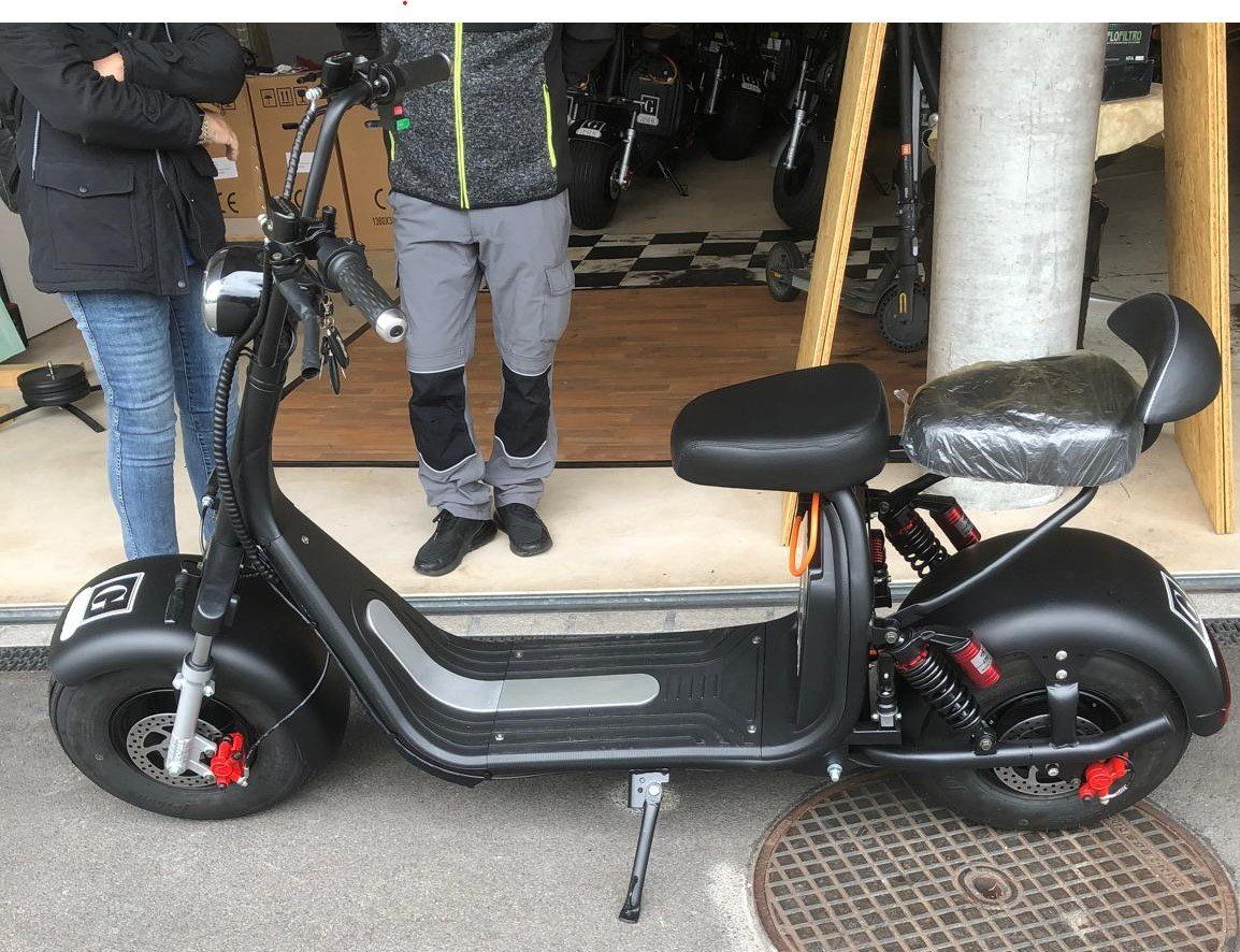 Scooter: E-Scooter neuwertig - nur 8,8 km – Nuovo (secondo la descrizione) da Beringen venduto da 8212Neuhausen 2