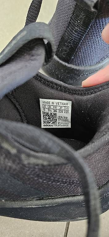 Adidas Scarpe da donna: Adidas Slipper Sneaker Gr. 36 fast gratis! Ab 1 Franken! – Usato da Baden venduto da Boomer76 2