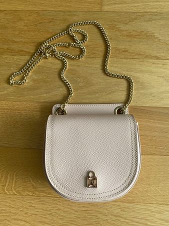 Patrizia Pepe Umhängetasche, zartes Rosa mit Goldkette