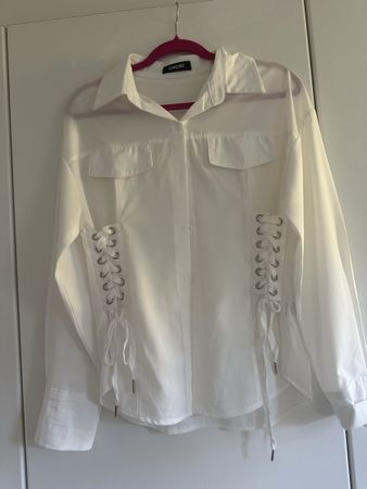 ChicMe Bluse in Weiss mit Schnürung, Grösse L, Neuwertig!