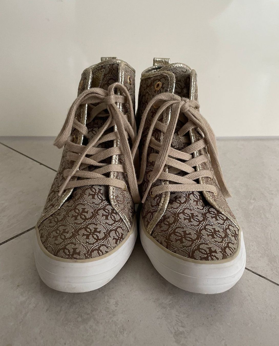 Guess Scarpe da donna: Guess Schuh Gr. 38 Keilabsatz – Usato da Dagmersellen venduto da Arcticsnow2017 4
