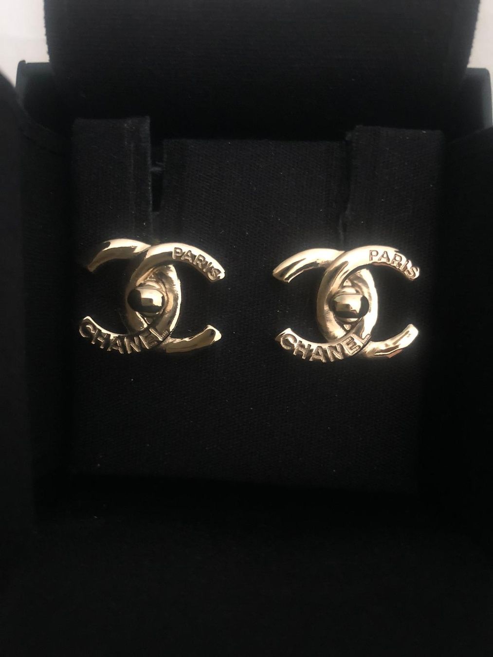 Chanel Orecchini pendenti & Orecchini a lobo: CHANEL boucles oreilles – Nuovo (secondo la descrizione) da Ascona venduto da principessacaroline