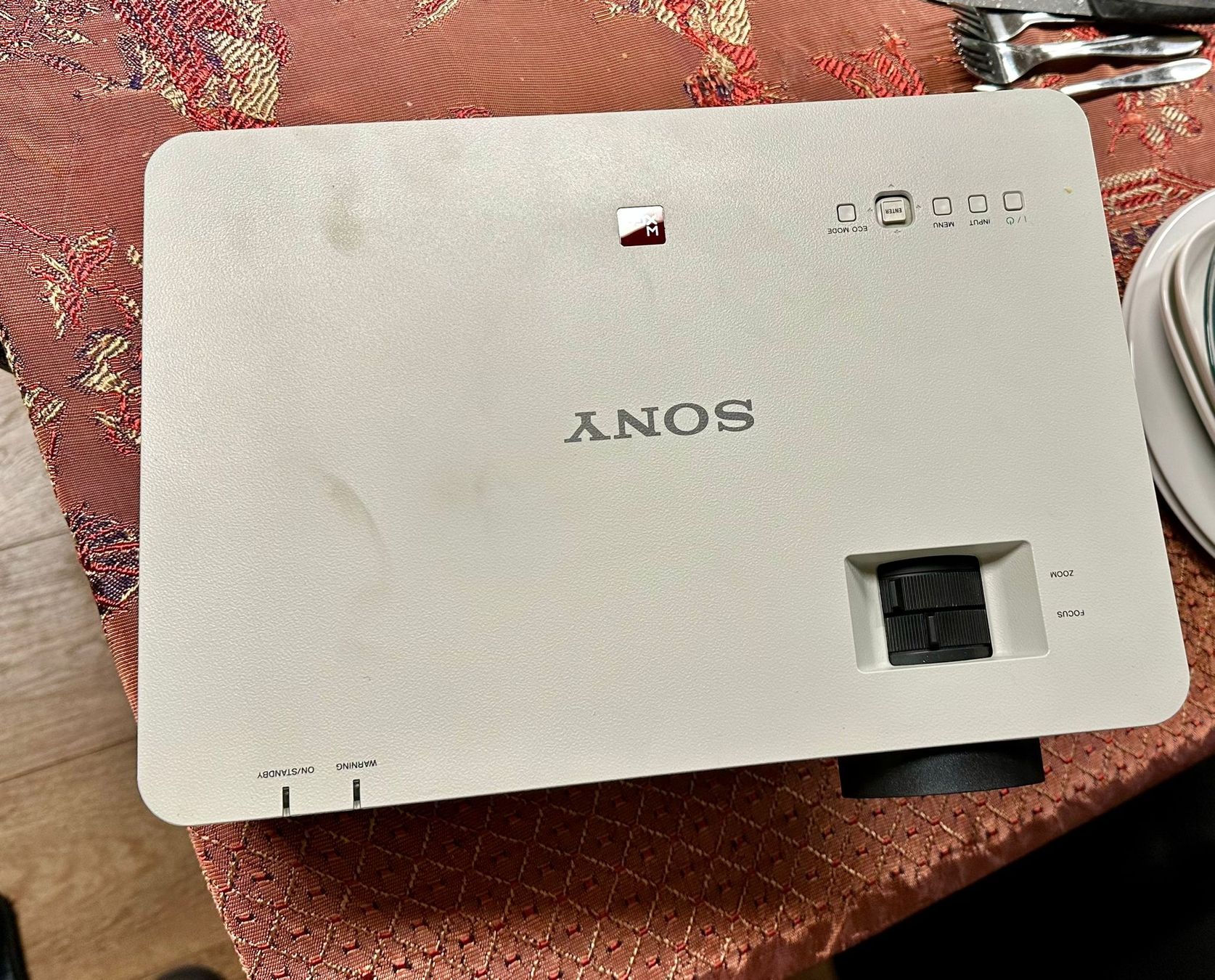 Sony Home Cinema: Used Sony VPL-EW348 Projector - Great Condition! – Usato da Baar venduto da coi_8gfx