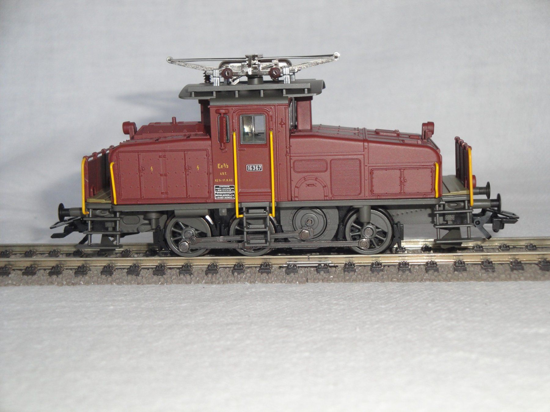 Trix Modelleisenbahnen: Trix SBB-Ee 3/3 16367 – Neu und originalverpackt aus Wolfwil von heinzs3575