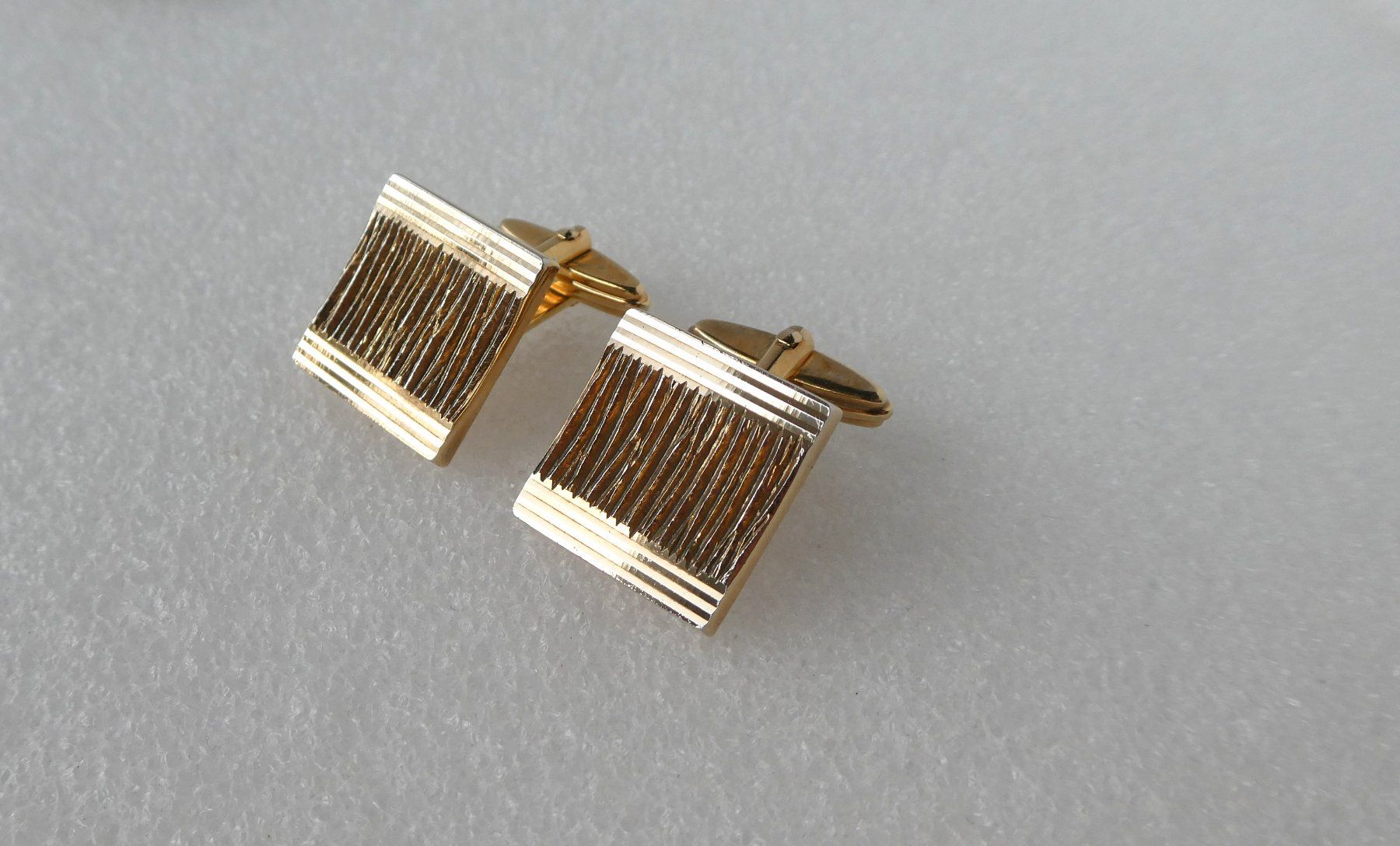 Manschettenknöpfe: Manschettenknöpfe Vintage Goldfarben – Gebraucht aus Frauenfeld von Astra13