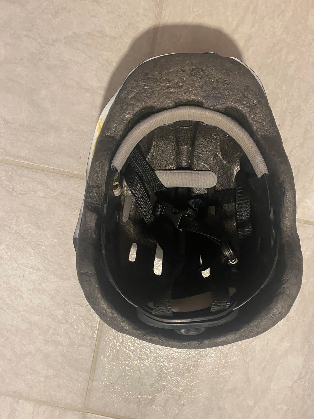 Helme: Helm Kinder – Gebraucht aus Wangen b. Olten von janfon 3