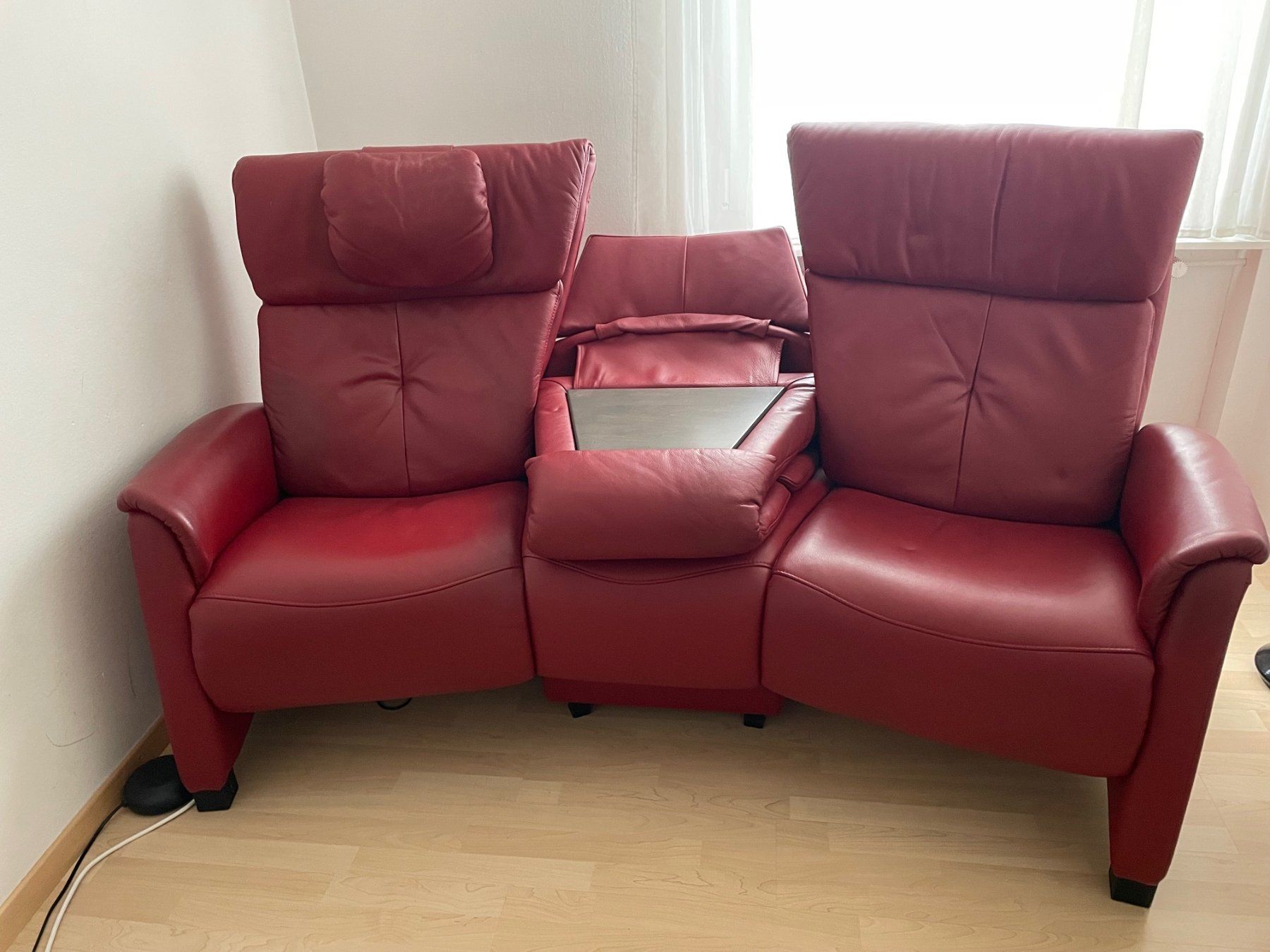 Himolla Divani: Trapezsofa Himolla Echtleder, elektrisch verstellbar – Usato da Birmensdorf ZH venduto da Sirona 1