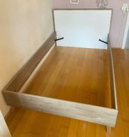 Bettrahmen/Bettgestell aus Holz mit Rückwand 120x200