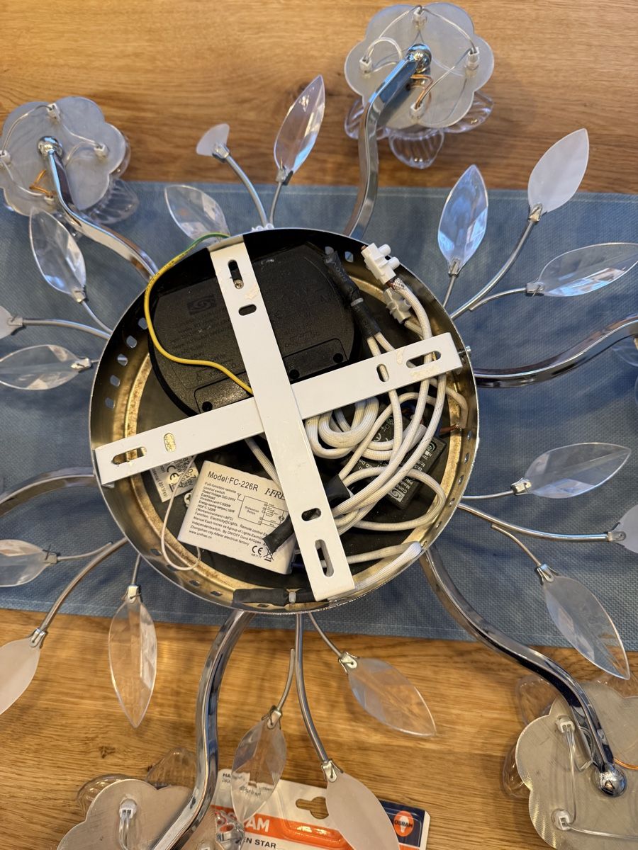 Kronleuchter & Deckenlampen: Lampe Funktionsfähig mit Wechselnde Farben  – Gebraucht aus Schaffhausen von Danilo-86 4