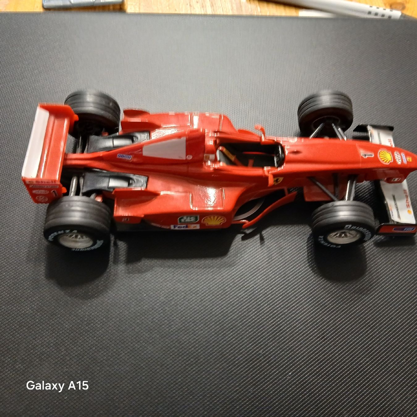 Bburago Modellini d'auto: Ferrari  F300 Modellauto 1/24 – Usato da Zug venduto da Ow66 2