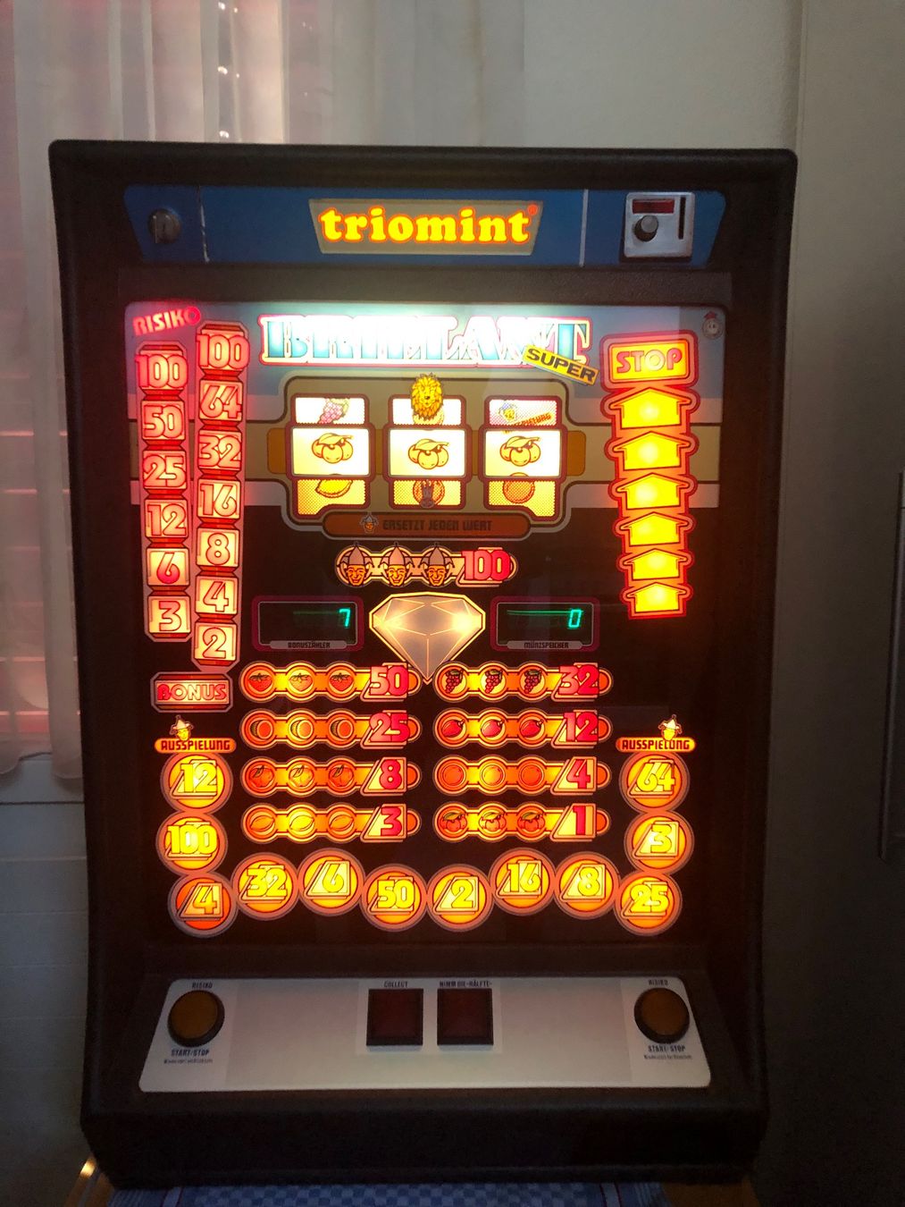 Slot Machine: Triomint Brillant Super – Usato da Worb venduto da Baked