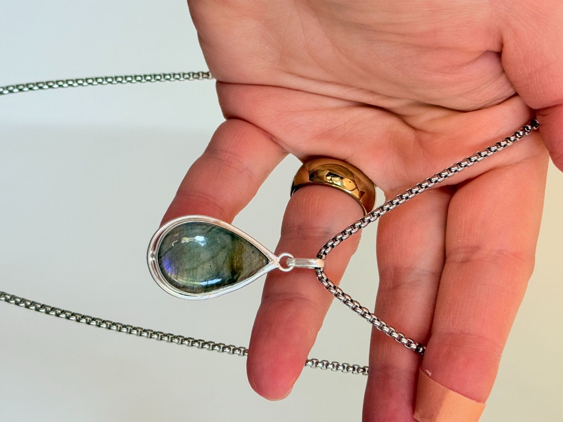 Catenine: Collier avec pendentif larme en labradorite – Nuovo e nell'imballaggio originale da Genève venduto da AGBERG 7