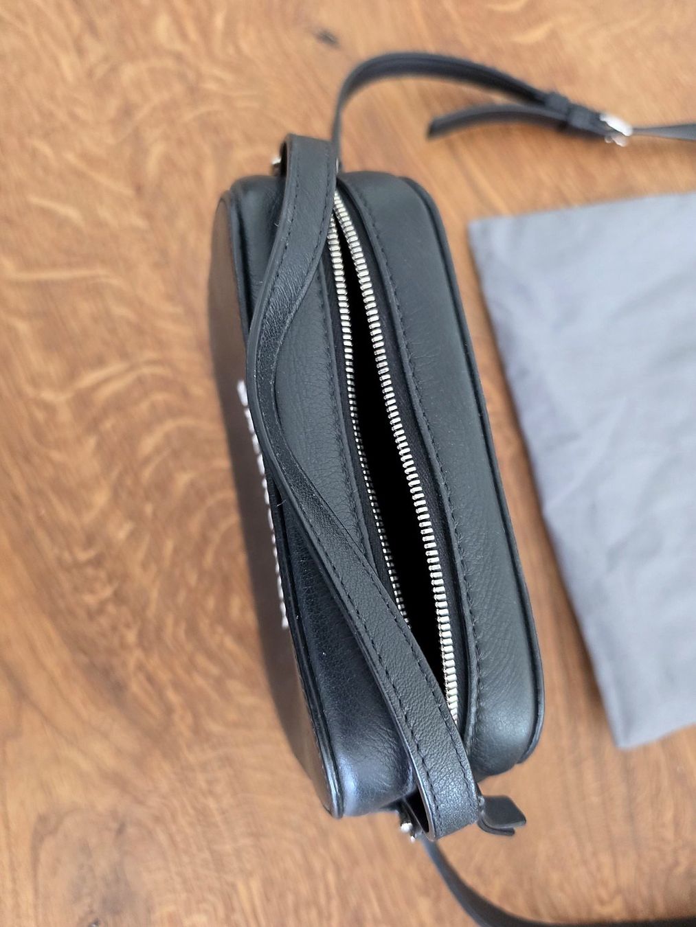 Balenciaga Borse da donna: Balenciaga Everyday Small Camera Schultertasche – Nuovo (secondo la descrizione) da Sissach venduto da Alexgo78 3