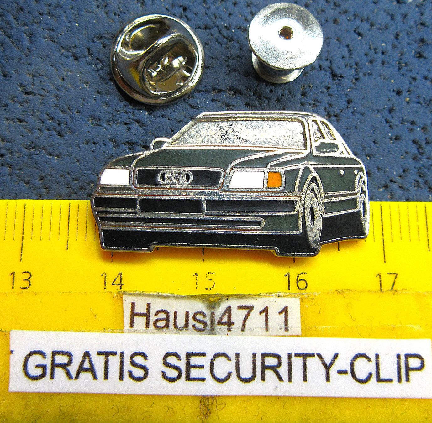 Audi Placchette & Badge: AUDI 100 AUTO PIN ENAMEL GESTEMPELT MIT SECURITY-CLIP – Usato da Ettingen venduto da Hausi4711