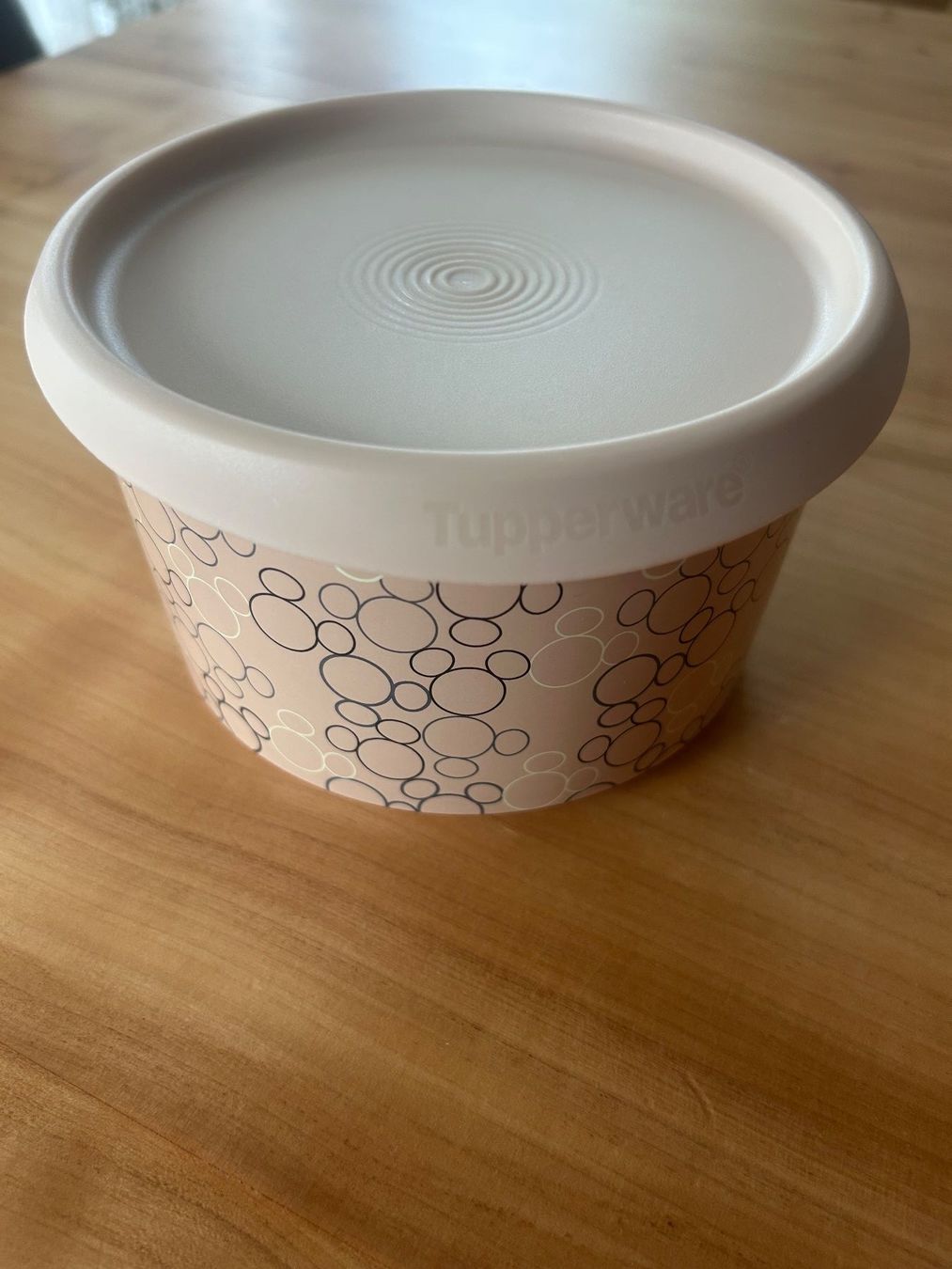 Tupperware Behälter & Ähnliches: Tupperware Dose Super Top  960 ml beige  Mickey Mouse  NEU – Neu (gemäss Beschreibung) aus Kaltbrunn von lagone1