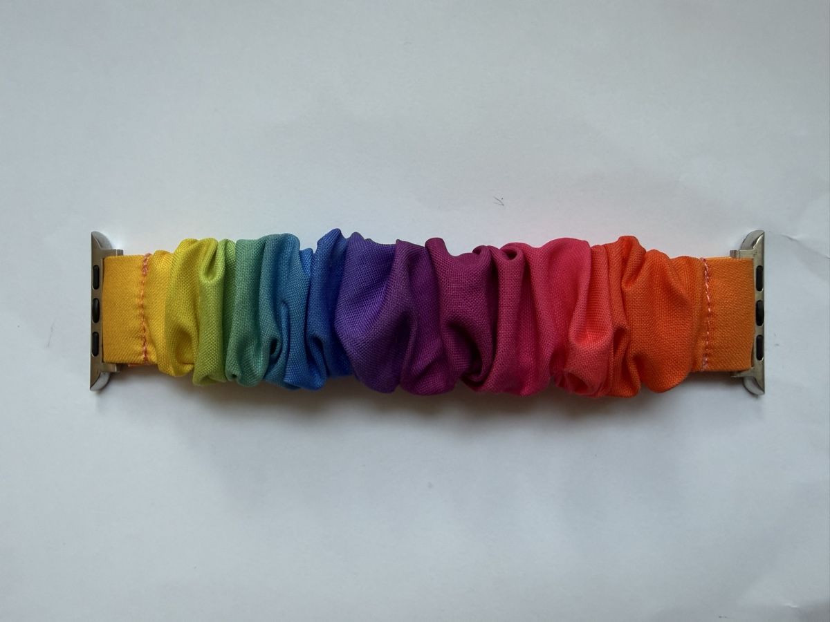 Apple Bracciali & Braccialetti: Rainbow Scrunchie Apple Watch Band - Summer Style! – Usato da Buchs SG venduto da ayt_87vv