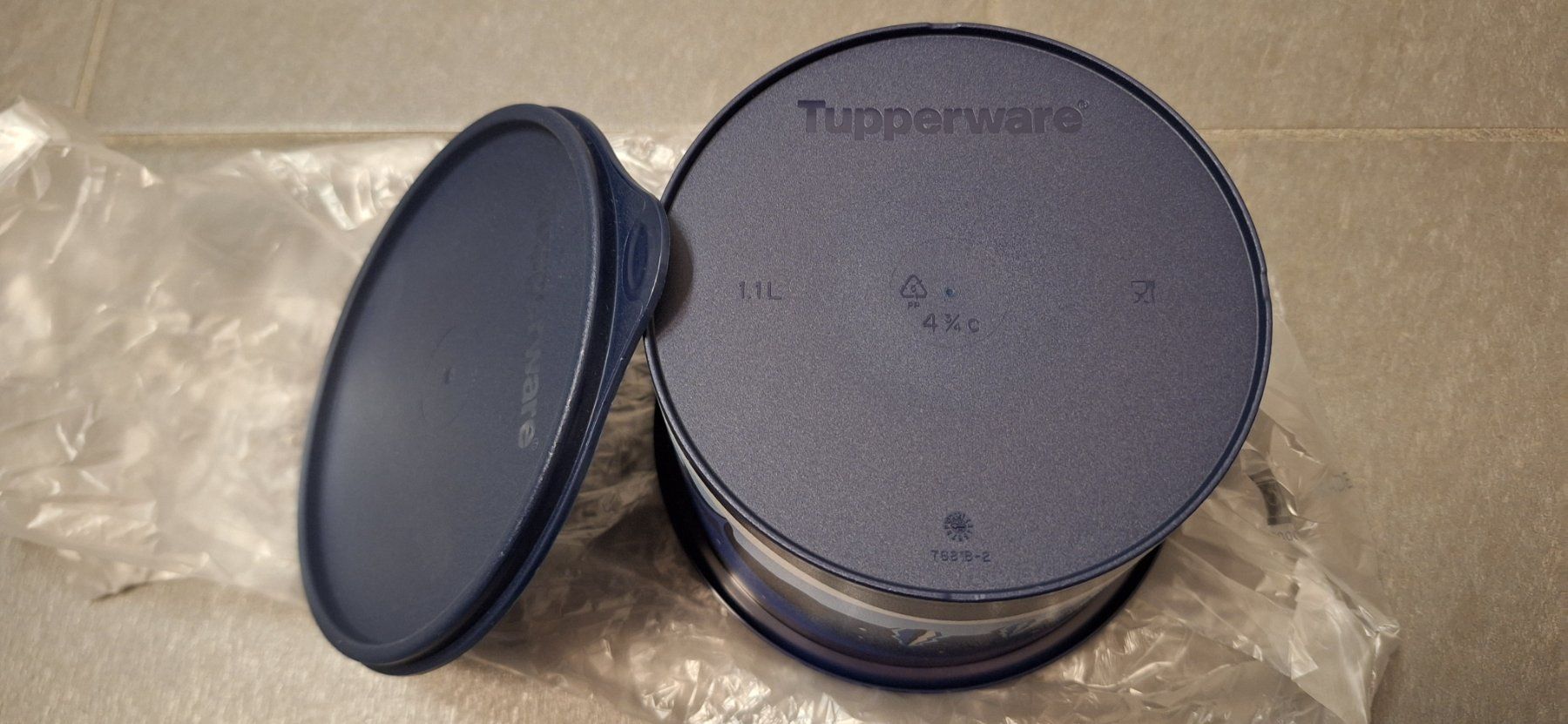 Tupperware Recipients et similaires: Tupperware, Cubix rond, Noël, 1,1l – Neuf avec emballage d'origine à Lussery-Villars par pousinete02 2
