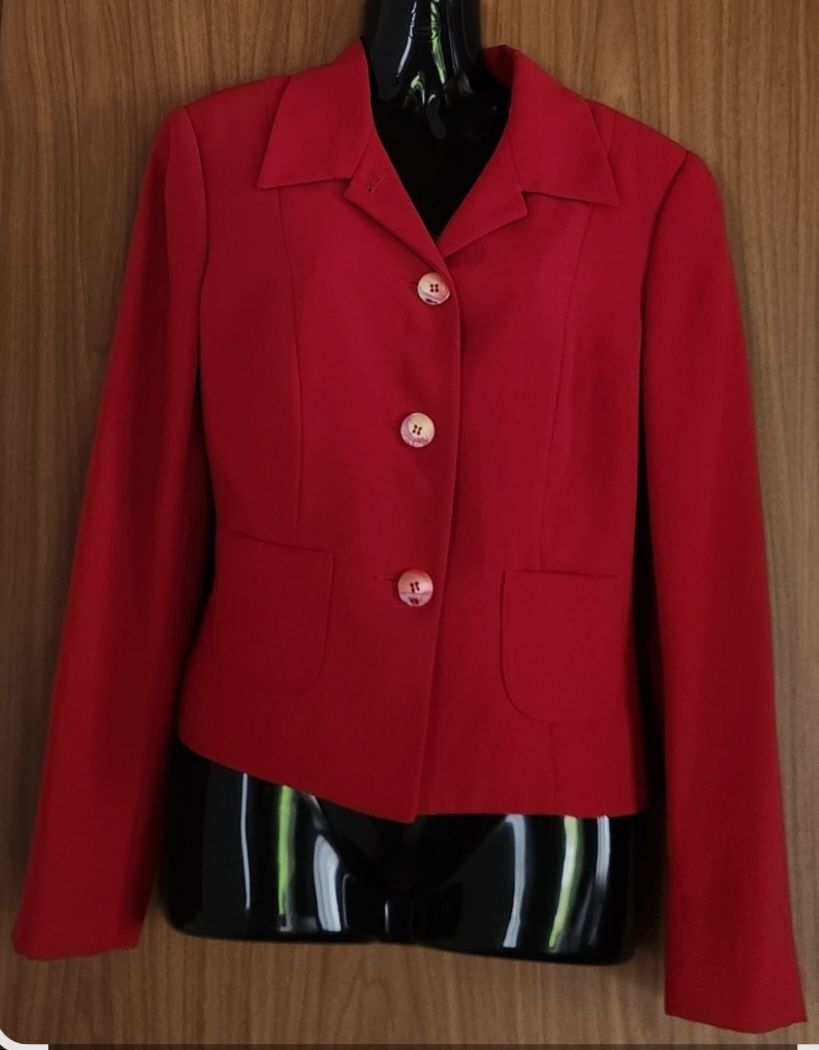 Giacche: Blazer rouge chic Irene Van Ryb taille 38/40 – Usato da Niedergösgen venduto da Eva2410