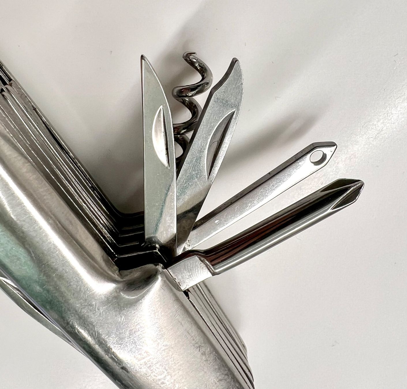 Coltelli tascabile: Sackmesser mit integrierter Taschenlampe – Usato da Inwil venduto da TheSwissEagle 1