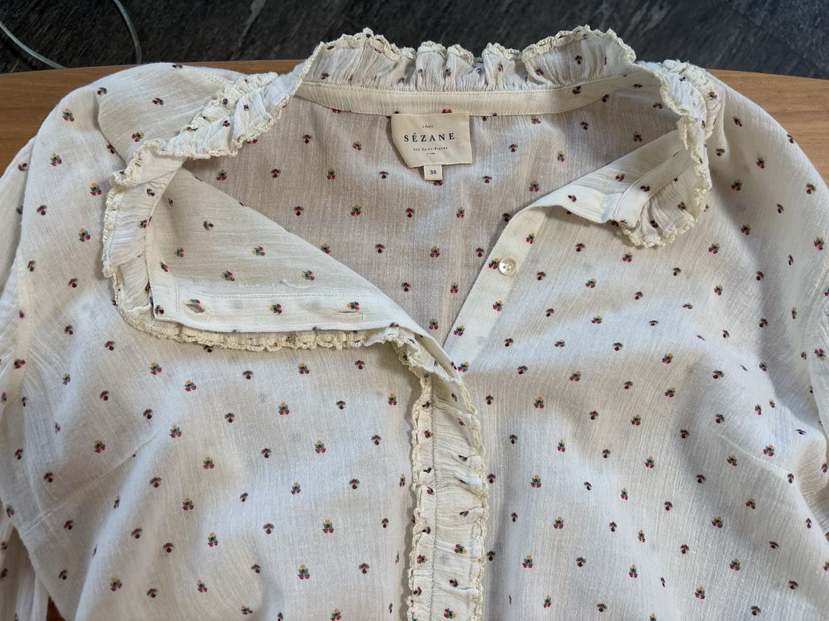 Sezane Chemisiers: Blouse Sézane 100% coton – D'occasion à Lausanne par Soins