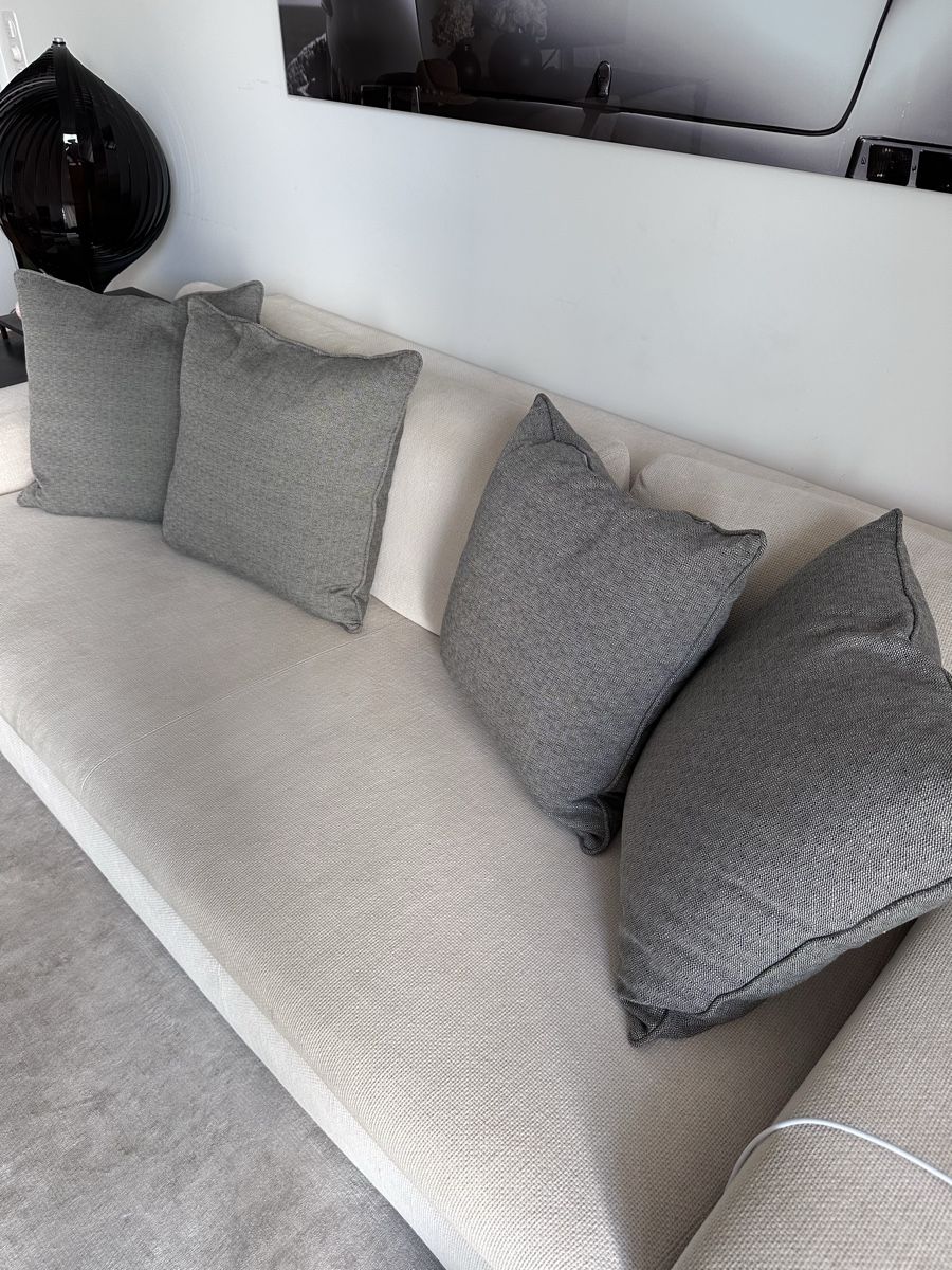 Kissen: Designer Cushions grey set of 4 Pillows – Neu (gemäss Beschreibung) aus Zürich von juz_2t2j
