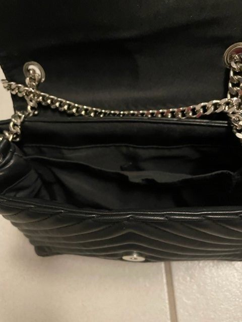 Taschen für Damen: schwarze Handtasche mit Kettenträger – Neu (gemäss Beschreibung) aus Würenlingen von Delfinli1 1